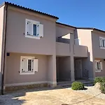Plavo Nebo Istra * メドゥリン
