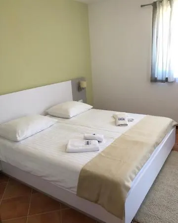 Plavo Nebo Istra * 메덜린